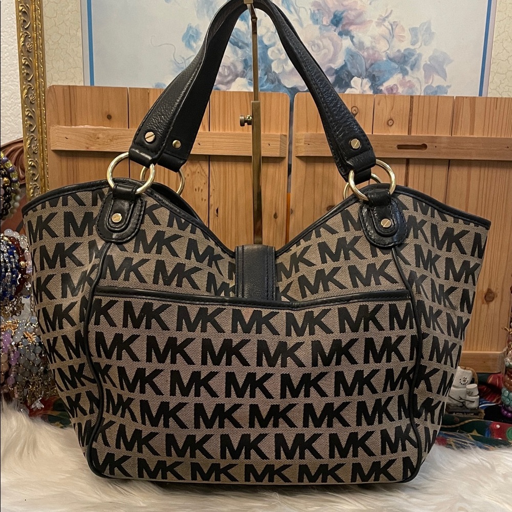 💜Michael Kors Black and Brown Logo Tote - Picture 4 of 12